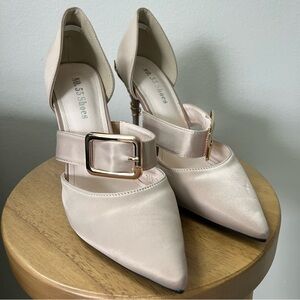 Elegant Beige Women's Shoes with Buckle